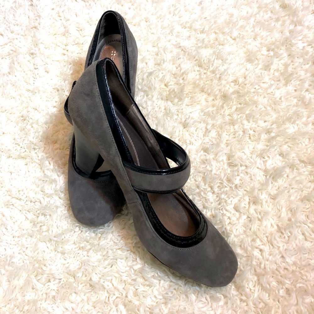 Naturalizer gray suede Mary Jane heels